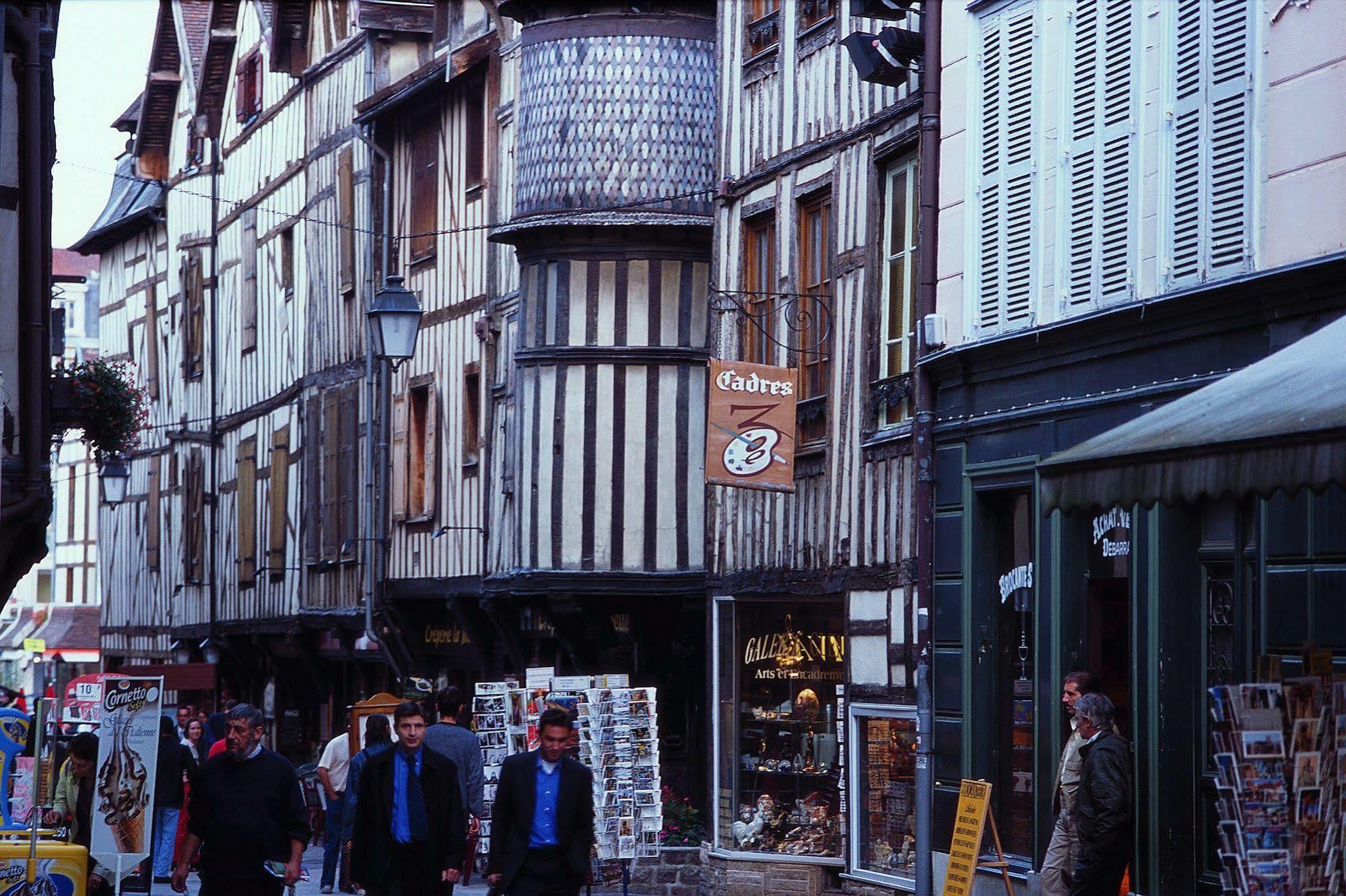 B&B Hotel Troyes Centre Εξωτερικό φωτογραφία